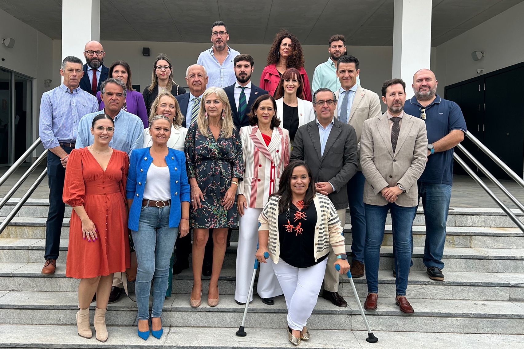 Foto de familia de las autoridades asistentes al Museo Internacional de Arte Belenista de Mollina