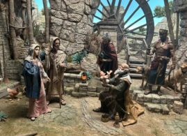 Adoración de Reyes, obra Rafael Martínez, con figuras de Ariel Mora, Joan Mestres y Martino Landi, expuesta esta temporada en el Museo Internacional de Arte Belenista de Mollina